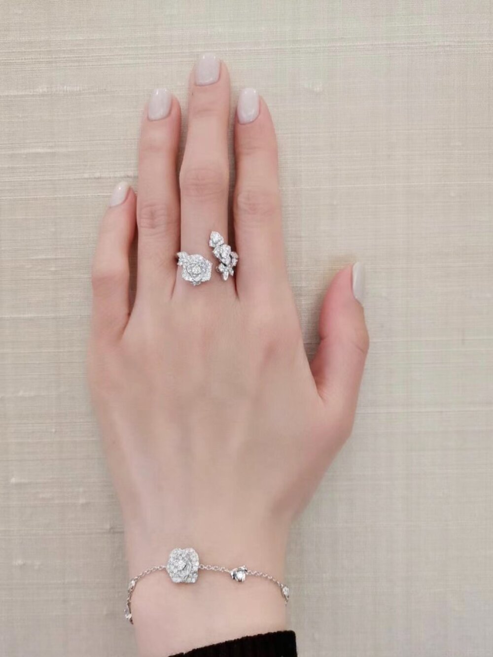 PIAGET Rose Open Ring